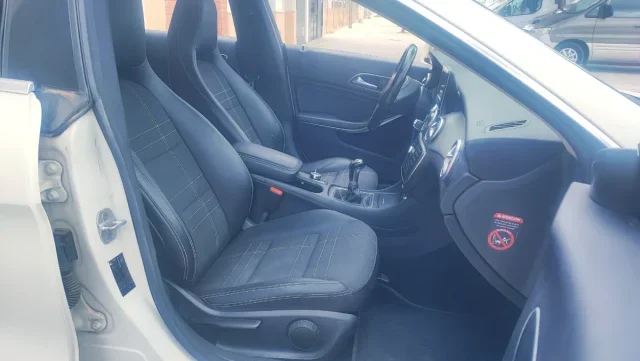 MERCEDES-BENZ Clase CLA 180 AMG Line