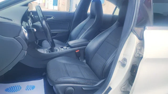 MERCEDES-BENZ Clase CLA 180 AMG Line