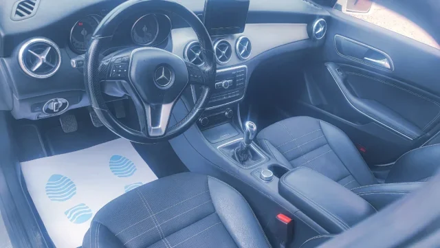 MERCEDES-BENZ Clase CLA 180 AMG Line