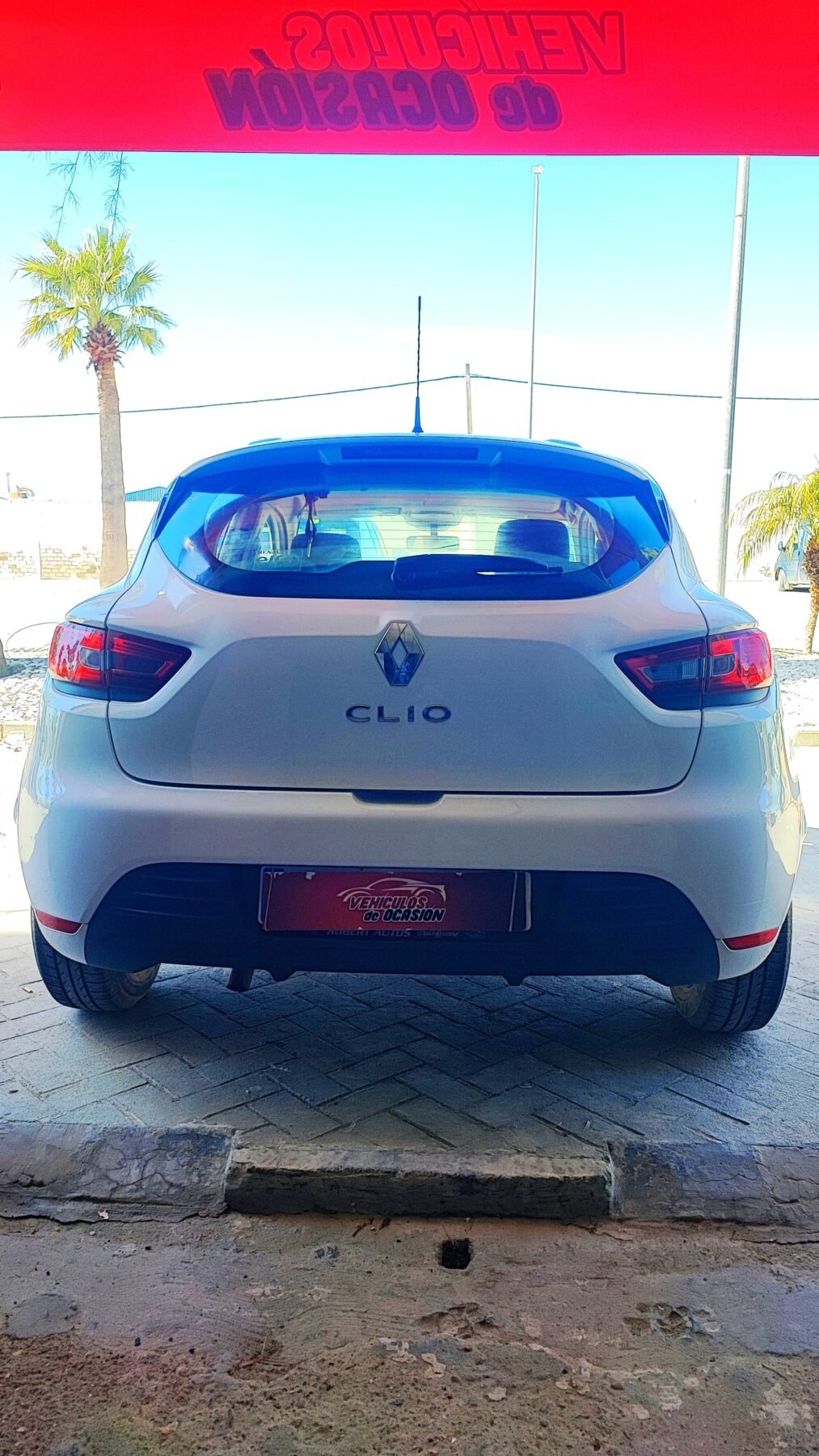 RENAULT Clio 1.2 AUTHENTIQUE