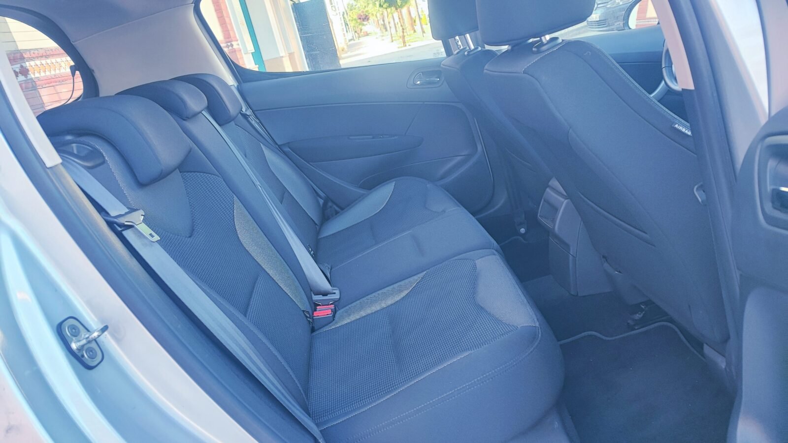 PEUGEOT 308 1.6 HDI sport