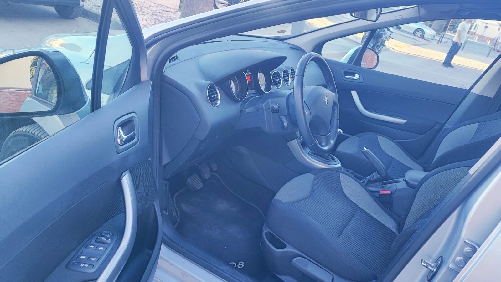 PEUGEOT 308 1.6 HDI sport