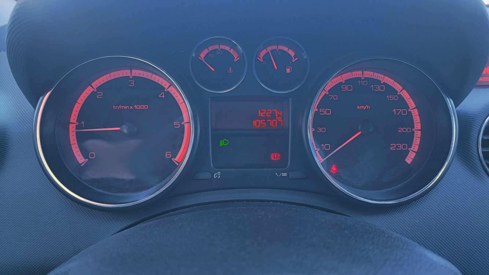 PEUGEOT 308 1.6 HDI sport