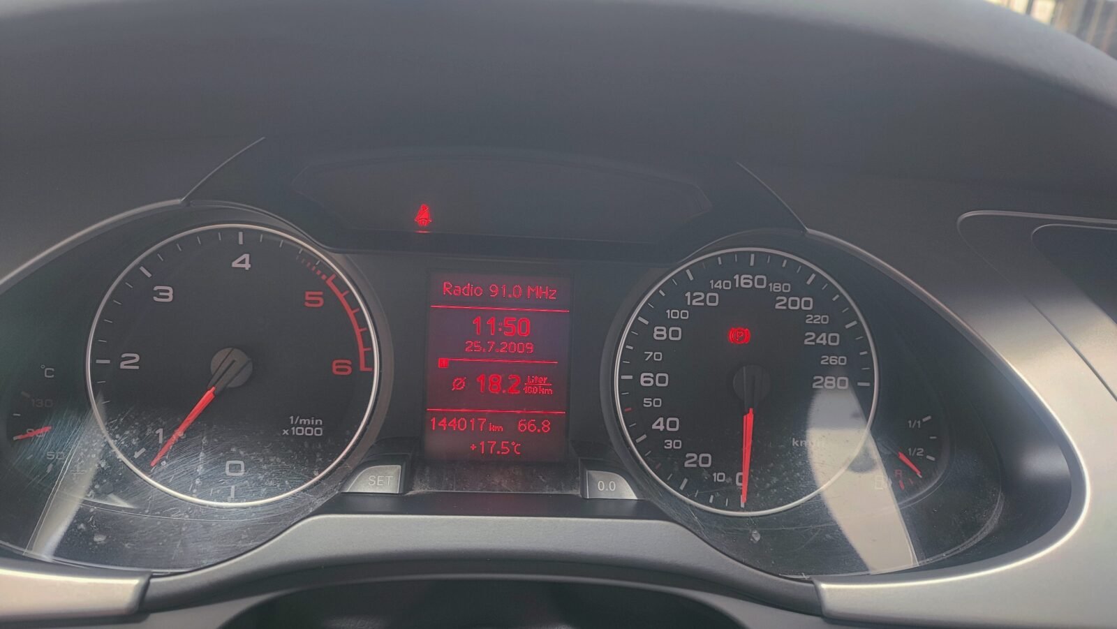 AUDI A4 2.0 TDI avance 